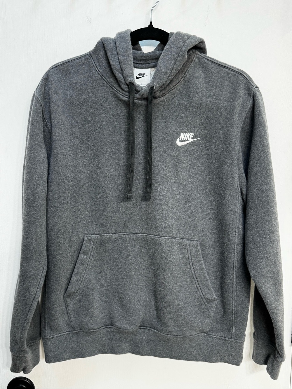 Nike Men’s Dark Gray Pullover Hoodie with White Logo